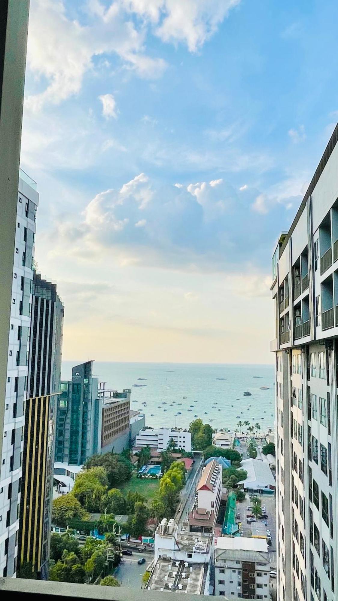 The Base Condo 2 Bed 2 Bath By Pupu Pattaya Exterior photo