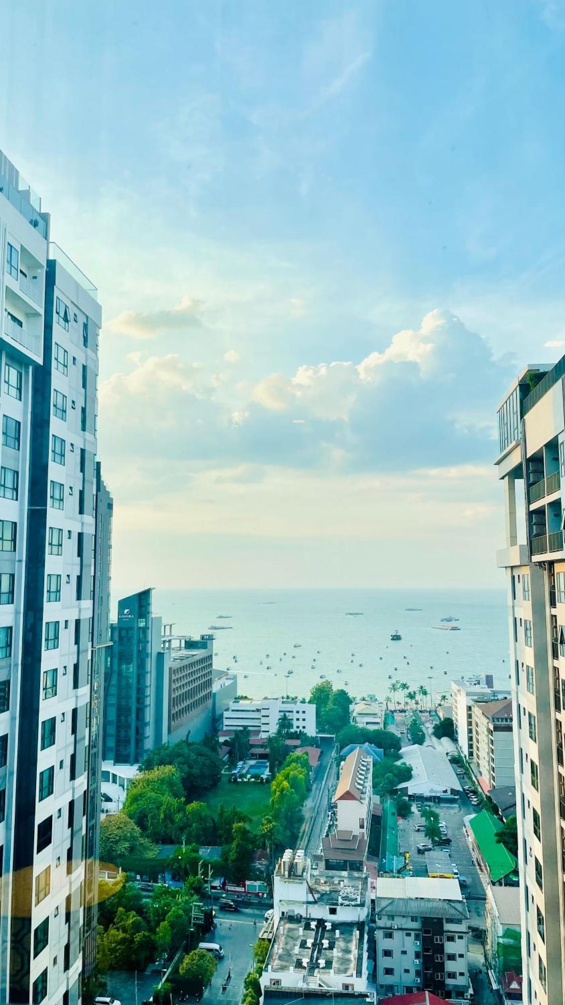 The Base Condo 2 Bed 2 Bath By Pupu Pattaya Exterior photo