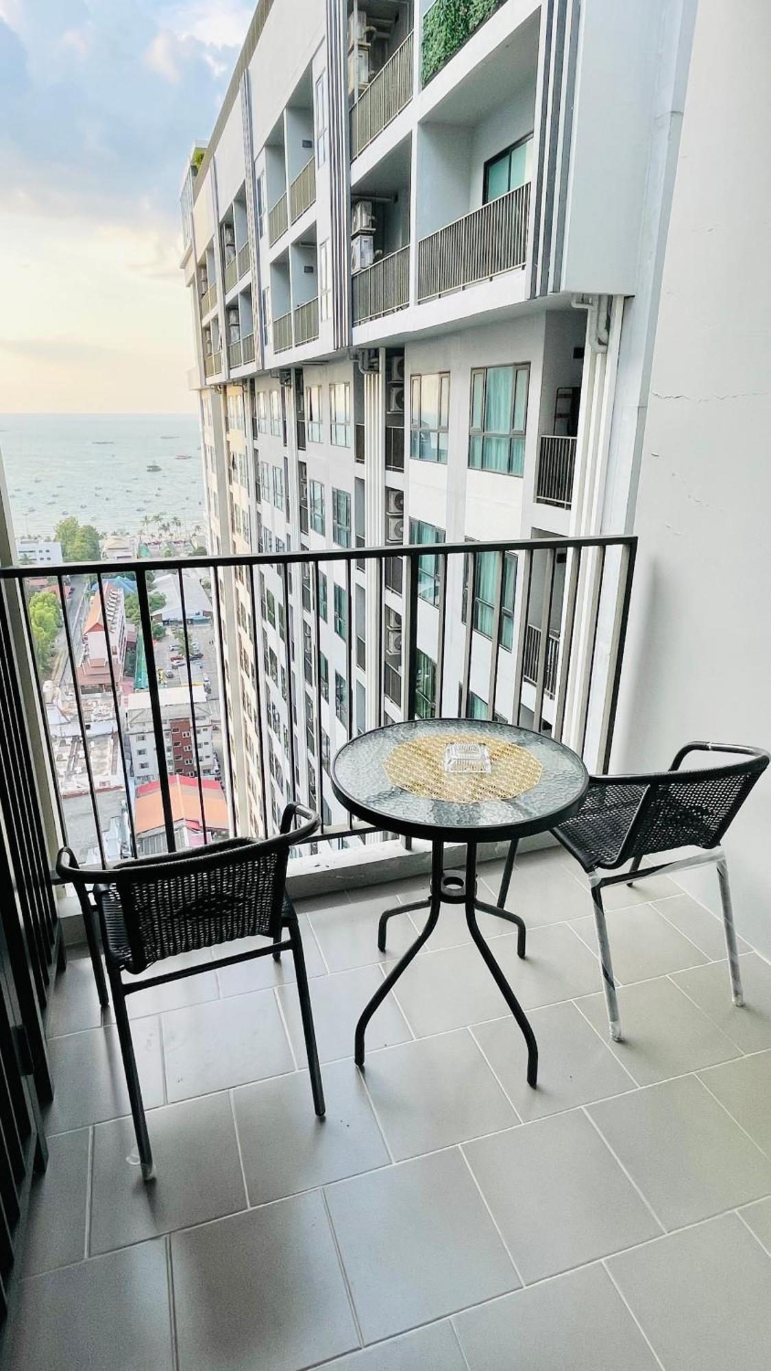 The Base Condo 2 Bed 2 Bath By Pupu Pattaya Exterior photo